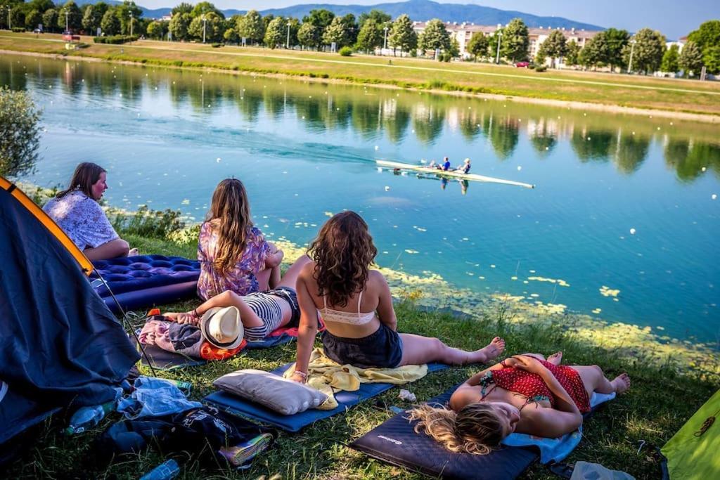 Cozy Donkey - Sporty Lake Apartment Zagreb Exteriör bild