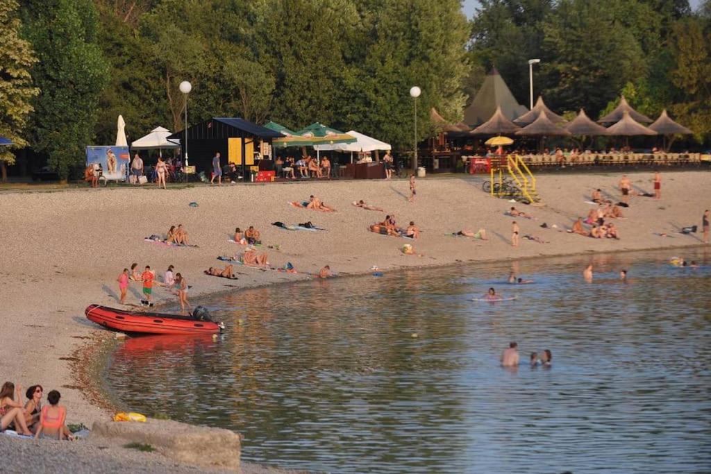 Cozy Donkey - Sporty Lake Apartment Zagreb Exteriör bild